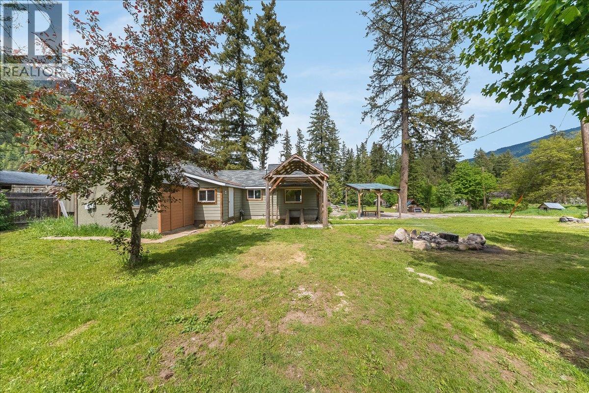 2018 Tarrys Road, Castlegar, British Columbia  V1N 4N1 - Photo 13 - 10387871