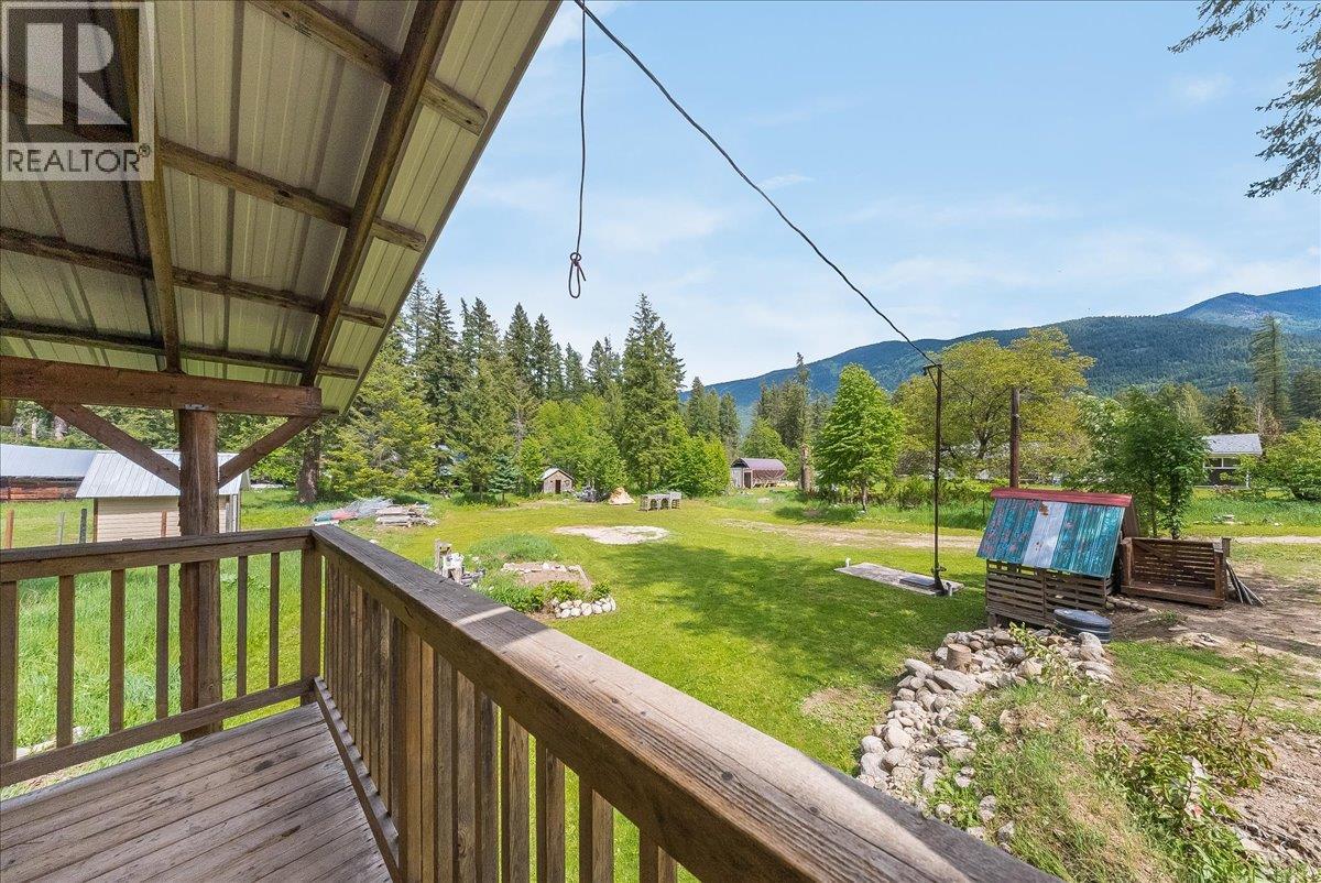 2018 Tarrys Road, Castlegar, British Columbia  V1N 4N1 - Photo 16 - 10387871