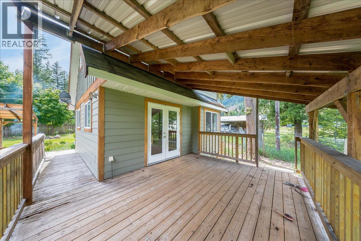2018 Tarrys Road, Castlegar, British Columbia  V1N 4N1 - Photo 17 - 10387871