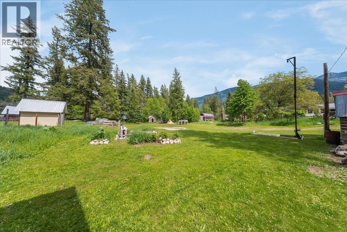 2018 Tarrys Road, Castlegar, British Columbia  V1N 4N1 - Photo 20 - 10387871
