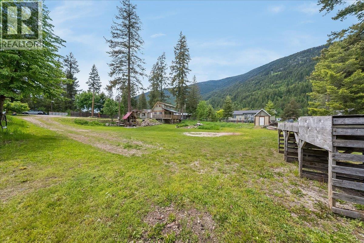 2018 Tarrys Road, Castlegar, British Columbia  V1N 4N1 - Photo 21 - 10387871