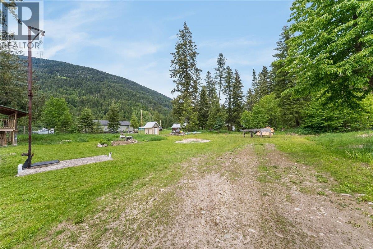 2018 Tarrys Road, Castlegar, British Columbia  V1N 4N1 - Photo 22 - 10387871