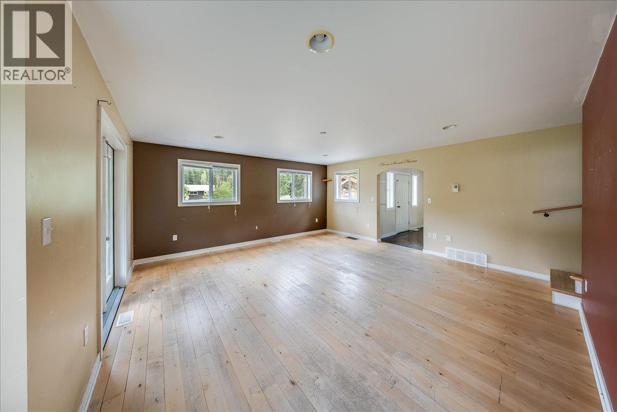 2018 Tarrys Road, Castlegar, British Columbia  V1N 4N1 - Photo 44 - 10387871