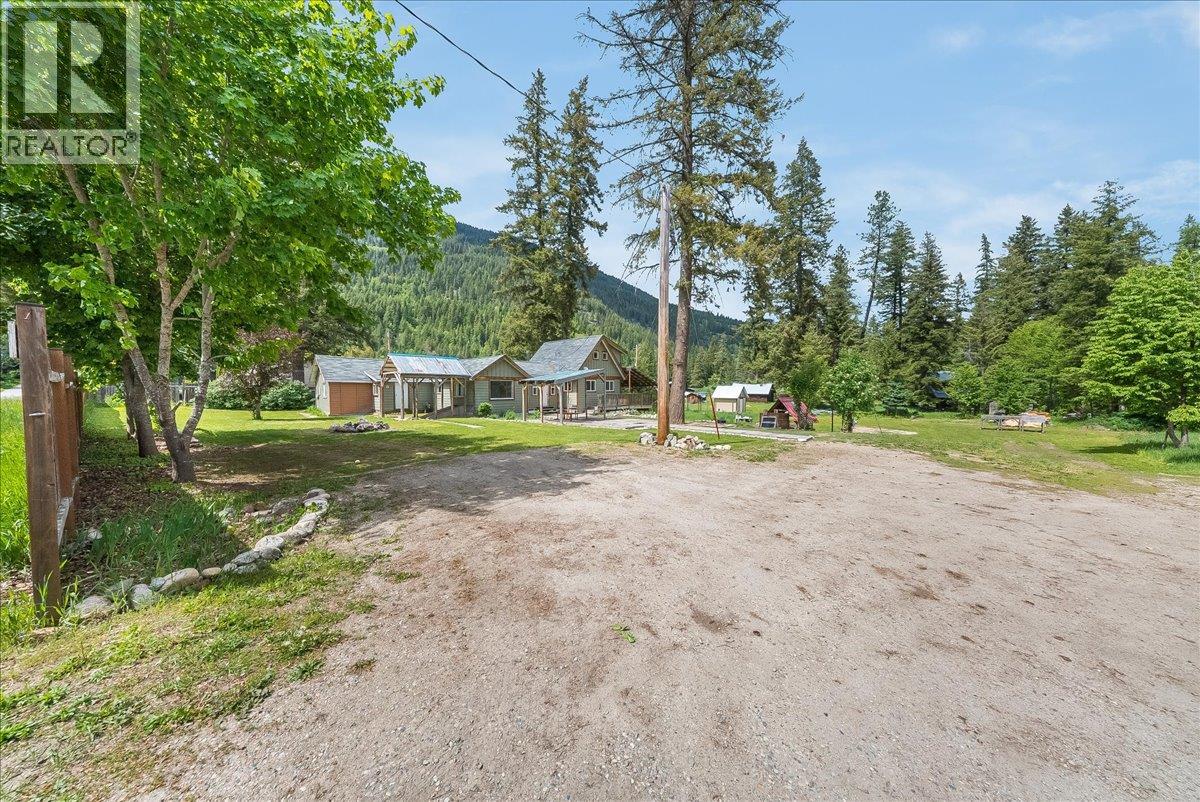 2018 Tarrys Road, Castlegar, British Columbia  V1N 4N1 - Photo 59 - 10387871