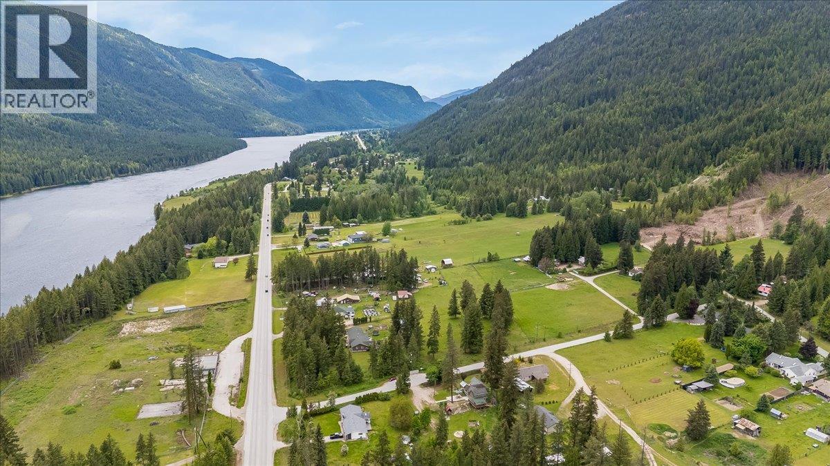 2018 Tarrys Road, Castlegar, British Columbia  V1N 4N1 - Photo 9 - 10387871