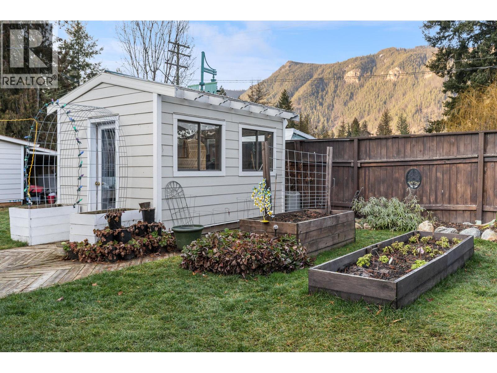 1210 Paradise Avenue, Sicamous, British Columbia  V0E 0E8 - Photo 54 - 10388216