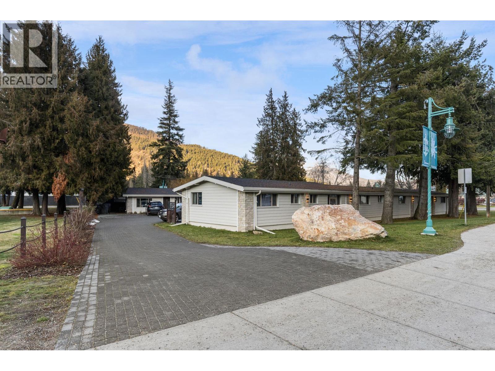 1210 Paradise Avenue, Sicamous, British Columbia  V0E 0E8 - Photo 62 - 10388216