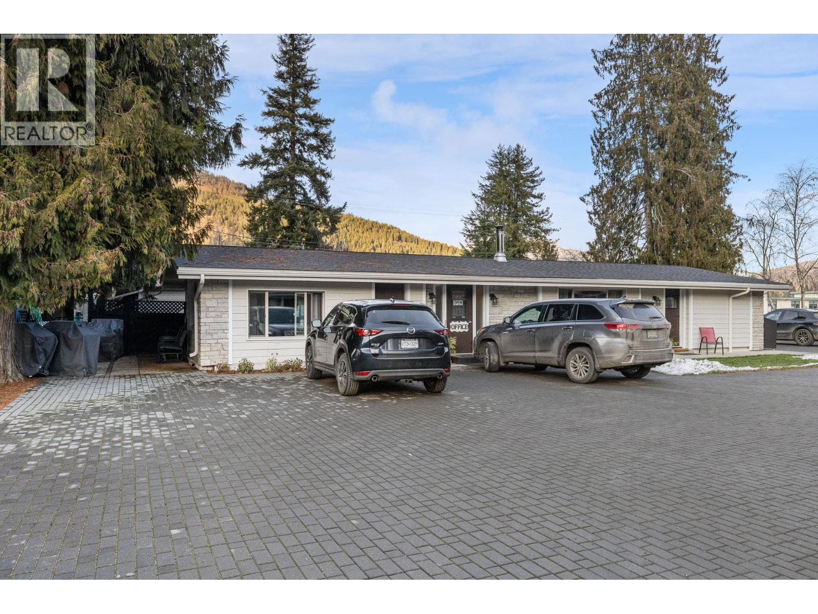 1210 Paradise Avenue, Sicamous, British Columbia  V0E 0E8 - Photo 63 - 10388216