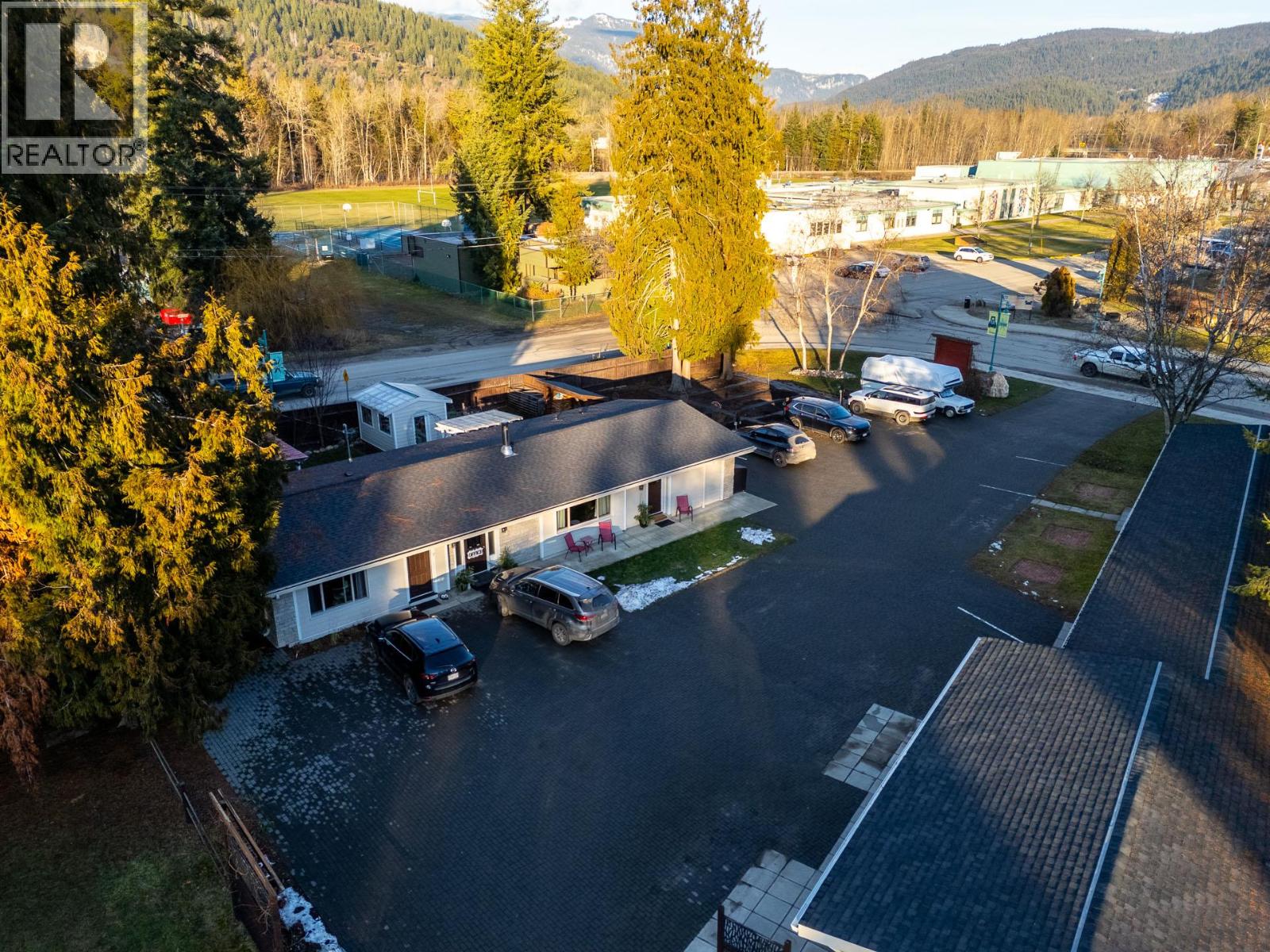 1210 Paradise Avenue, Sicamous, British Columbia  V0E 0E8 - Photo 76 - 10388216