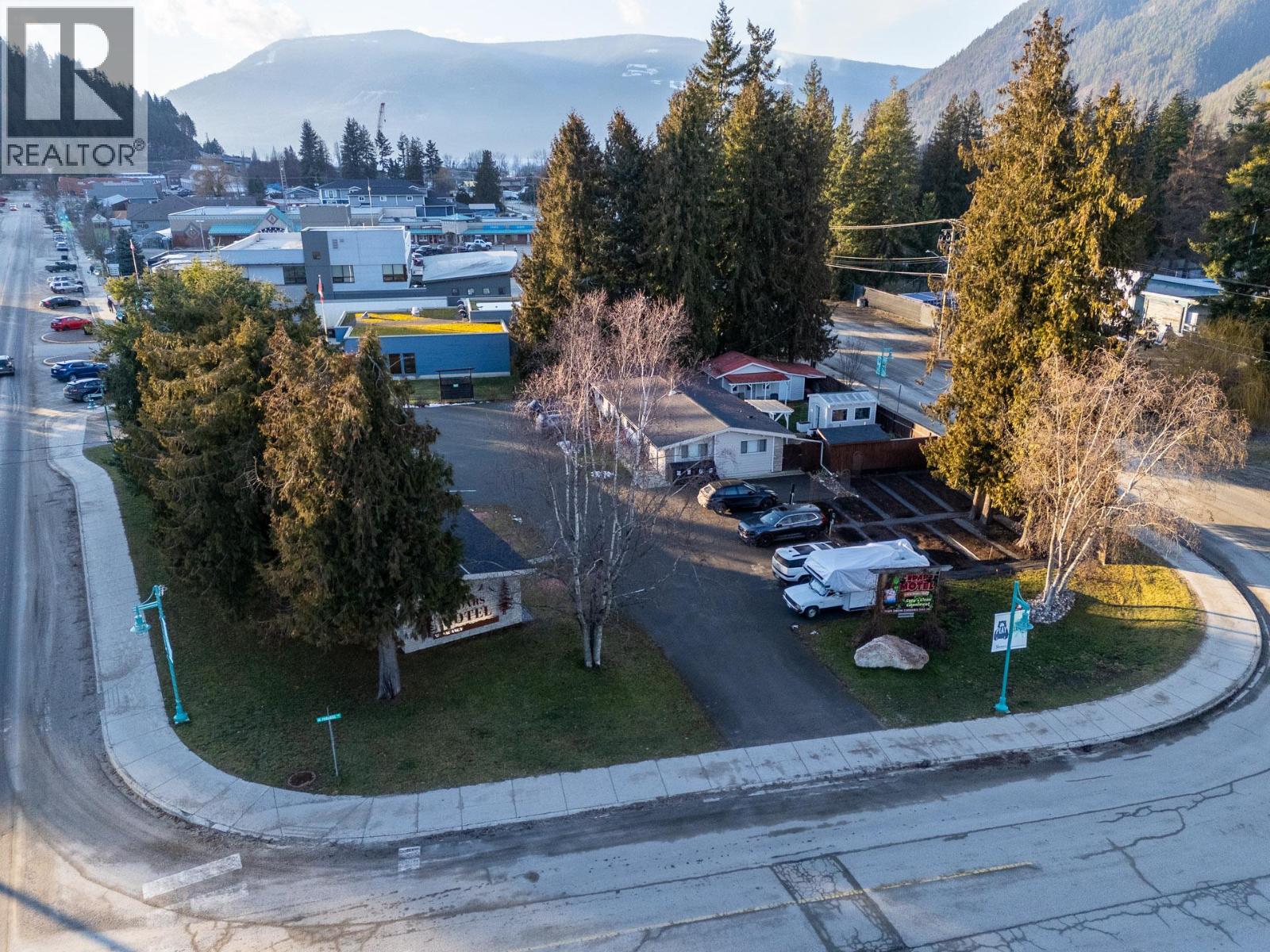 1210 Paradise Avenue, Sicamous, British Columbia  V0E 0E8 - Photo 79 - 10388216