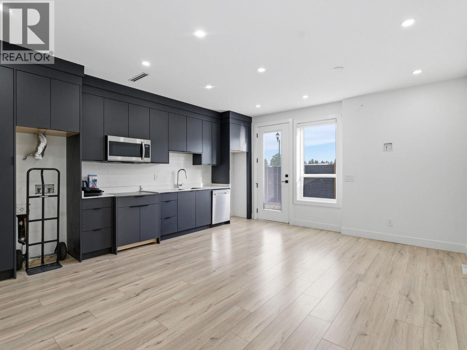 5300 Hedeman Court, Kelowna, British Columbia  V1W 5A3 - Photo 36 - 10388327