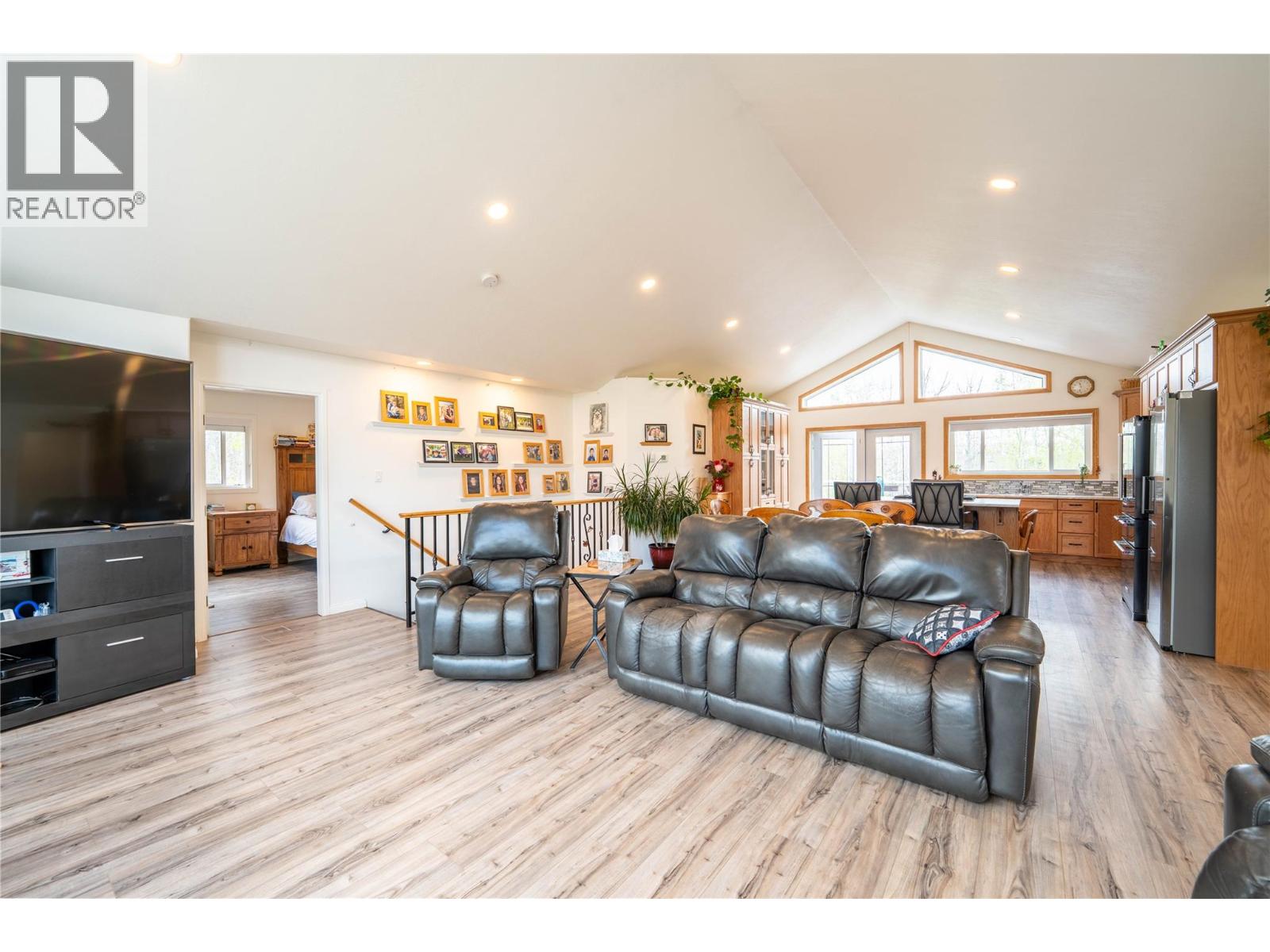 5266 West Arras Road, Dawson Creek, British Columbia  V0C 1B0 - Photo 11 - 10388345