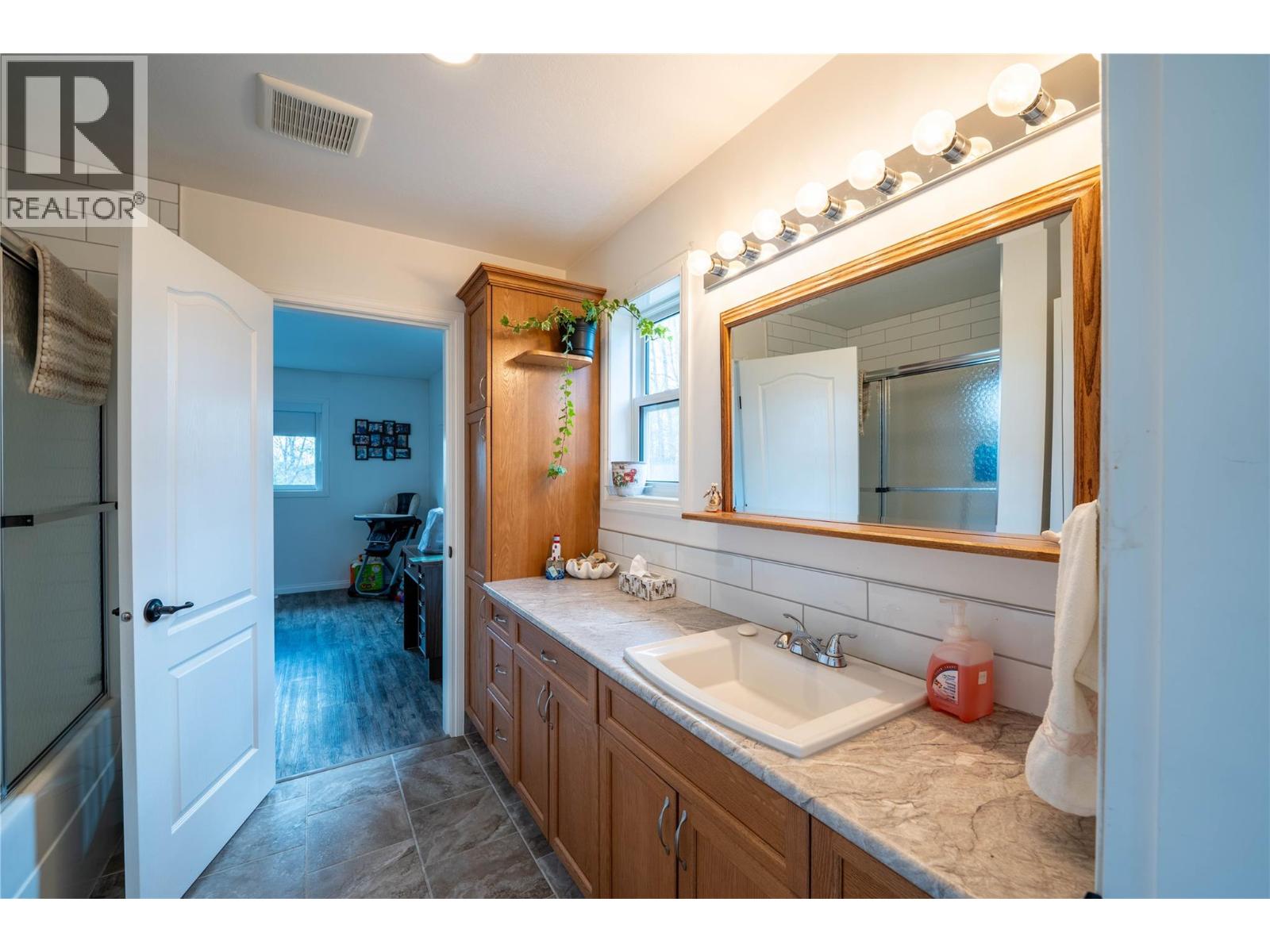 5266 West Arras Road, Dawson Creek, British Columbia  V0C 1B0 - Photo 13 - 10388345