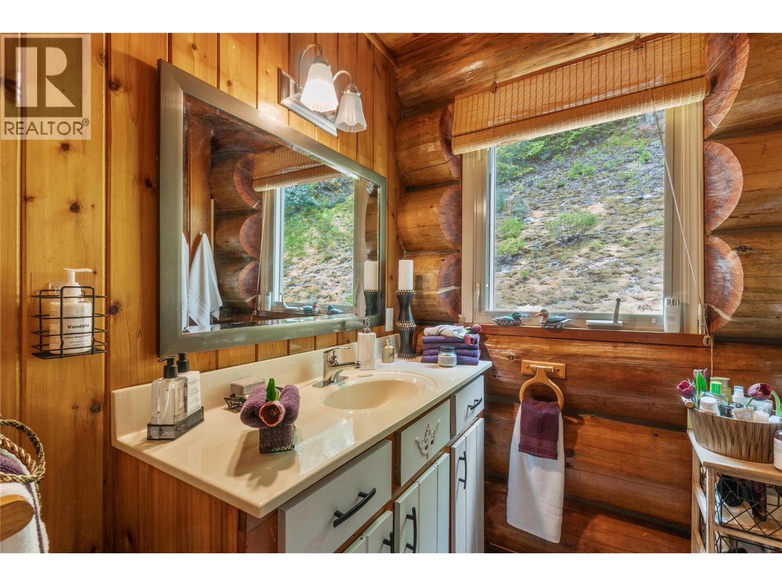 1372 Seymour River Road, Seymour Arm, British Columbia  V0E 2V2 - Photo 27 - 10388340