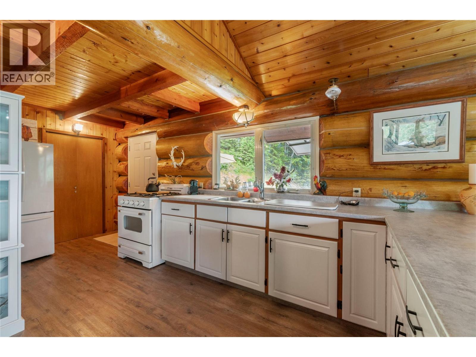 1372 Seymour River Road, Seymour Arm, British Columbia  V0E 2V2 - Photo 8 - 10388340