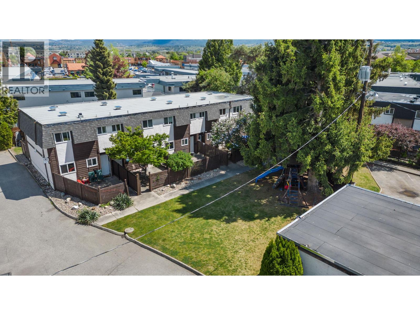 3135 Walnut Road Unit# 4, Kelowna, British Columbia  V1W 3T6 - Photo 2 - 10387760