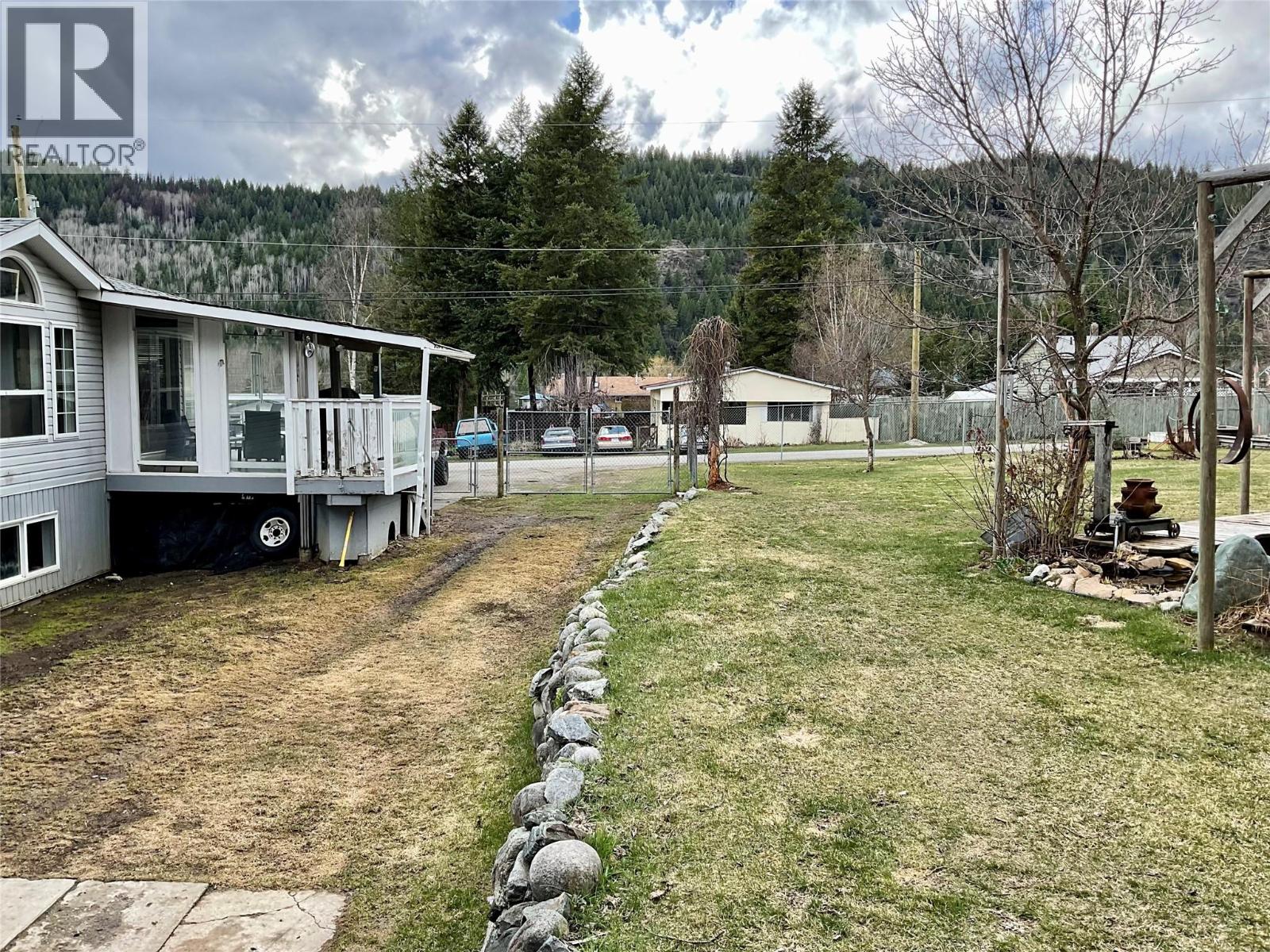 786 Strathmore Avenue, Greenwood, British Columbia  V0H 1J0 - Photo 9 - 10388350
