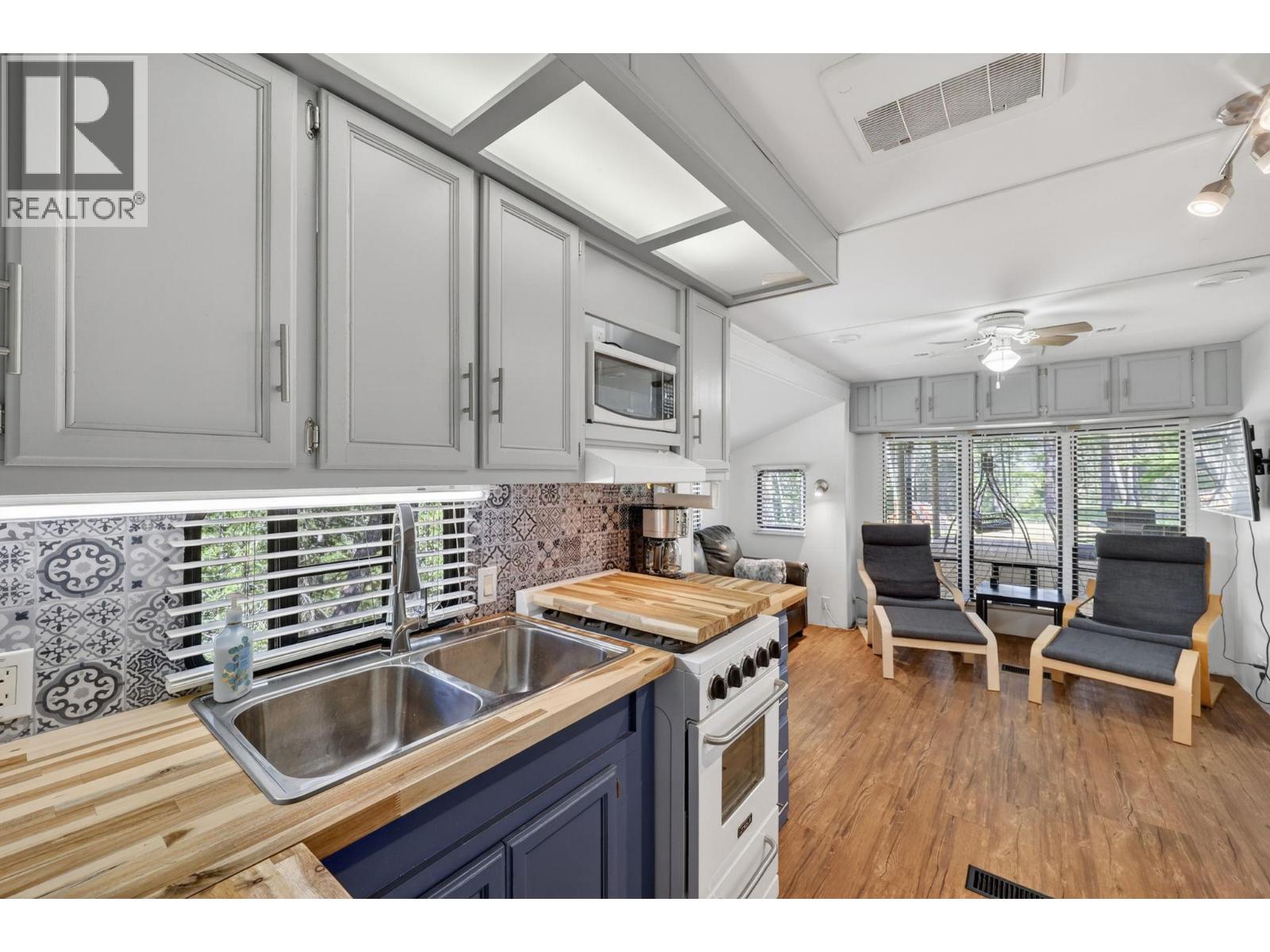 3295 Fiva Creek Road S, Westbridge, British Columbia  V0H 2B0 - Photo 12 - 10388307