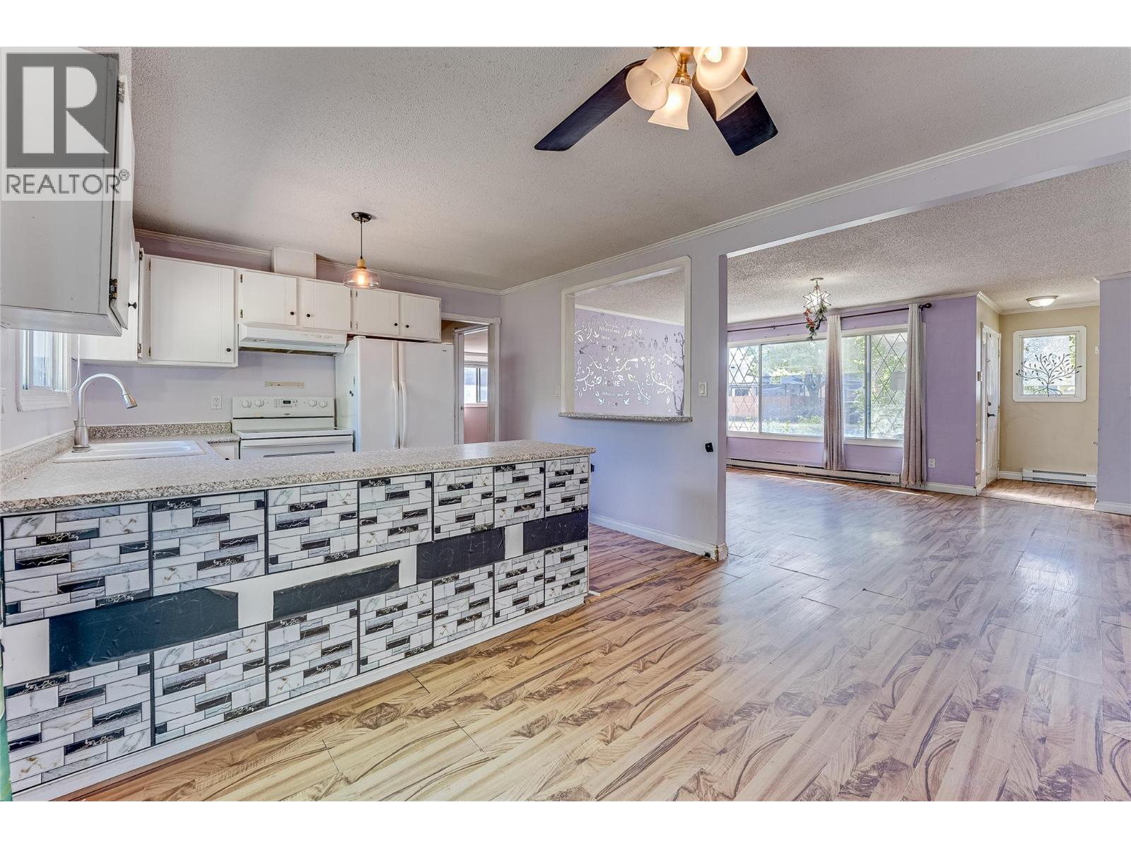1309 43 Street, Vernon, British Columbia  V1T 7R7 - Photo 3 - 10387079
