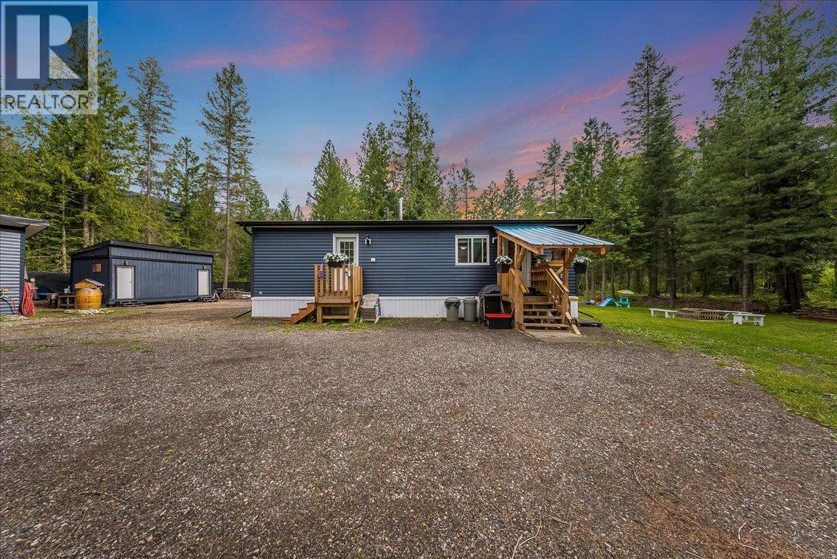 118 LINESS Road, salmo, British Columbia