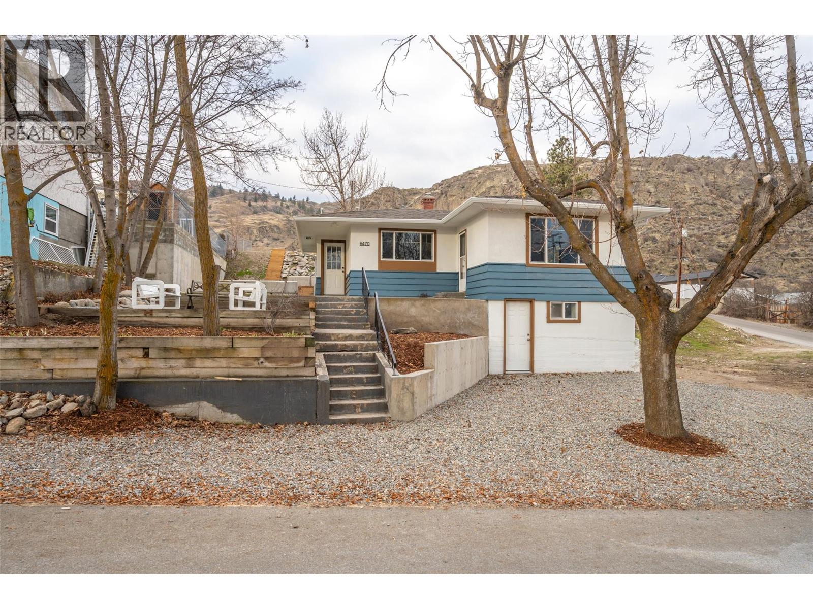 6470 Hollow Street, Oliver, British Columbia  V0H 1T0 - Photo 1 - 10388361