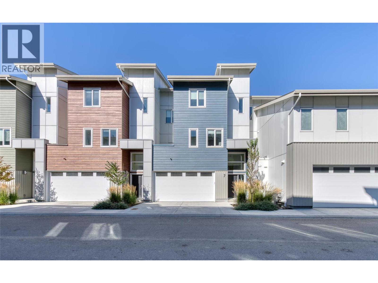 3719 Woodsdale Road Unit# 7, Lake Country, British Columbia  V4V 1X2 - Photo 2 - 10388123
