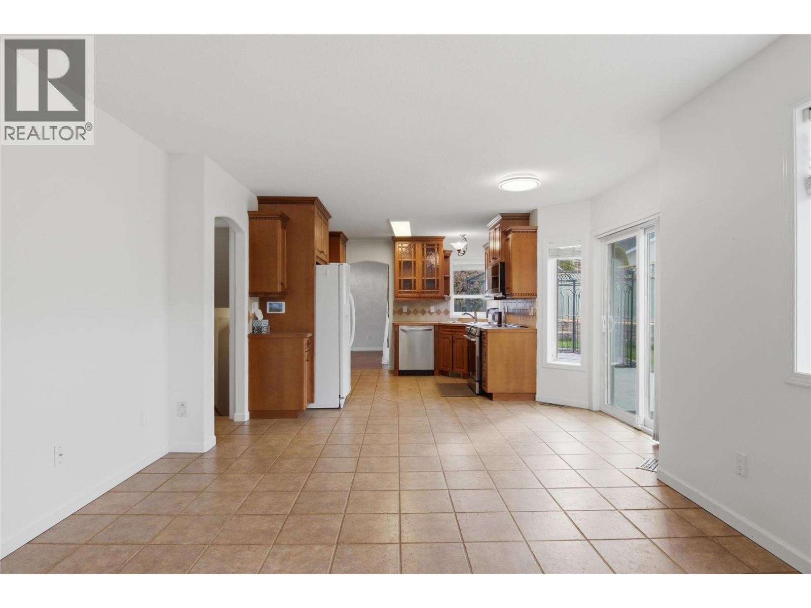 1860 Tremerton Drive, Kamloops, British Columbia  V2E 2P5 - Photo 14 - 10388038