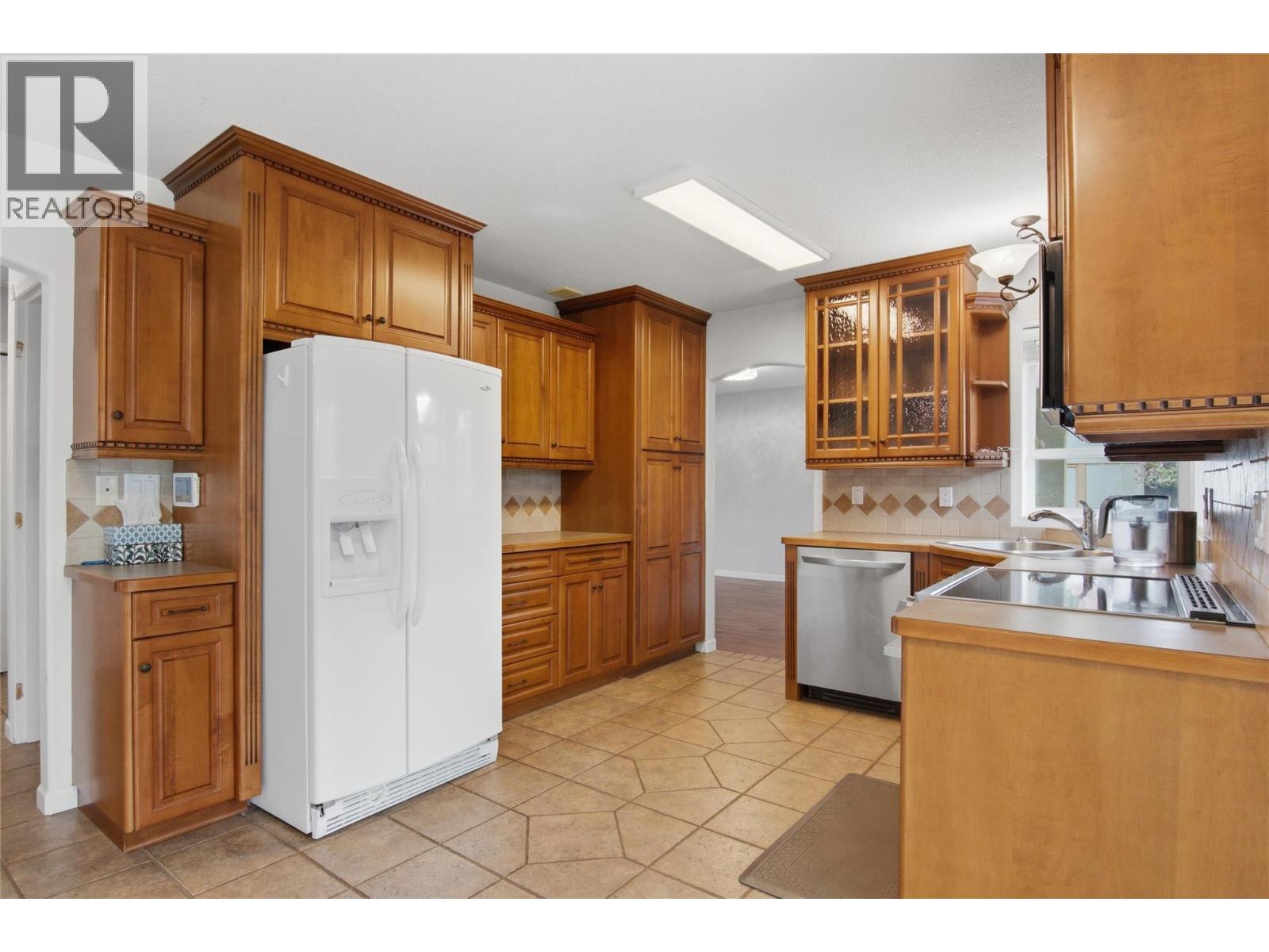 1860 Tremerton Drive, Kamloops, British Columbia  V2E 2P5 - Photo 18 - 10388038