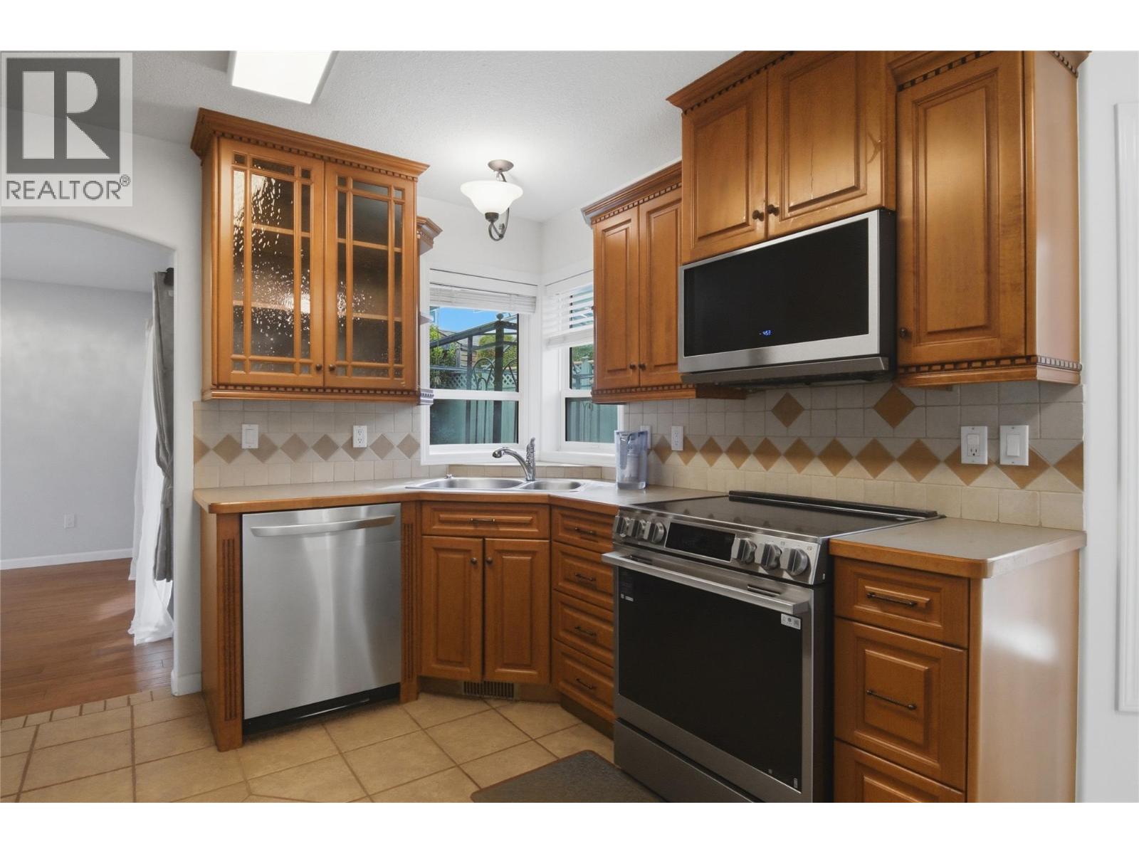1860 Tremerton Drive, Kamloops, British Columbia  V2E 2P5 - Photo 19 - 10388038