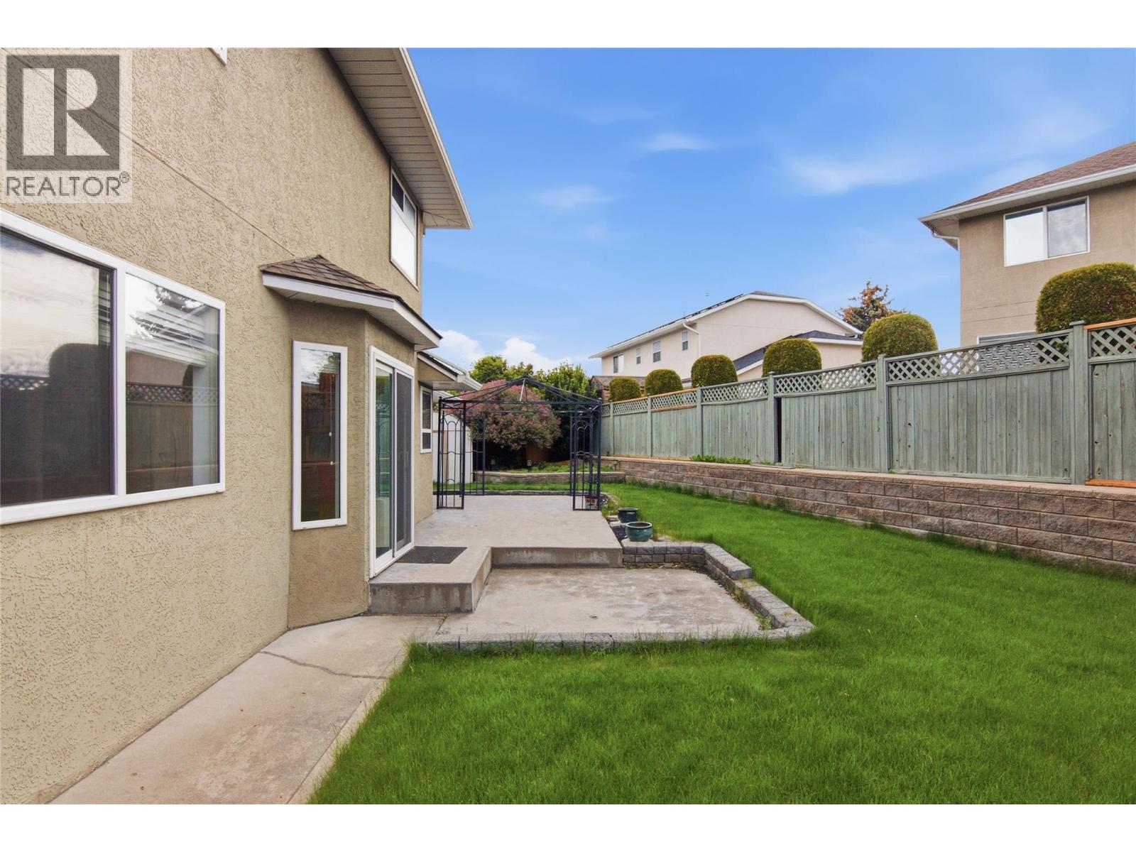1860 Tremerton Drive, Kamloops, British Columbia  V2E 2P5 - Photo 3 - 10388038