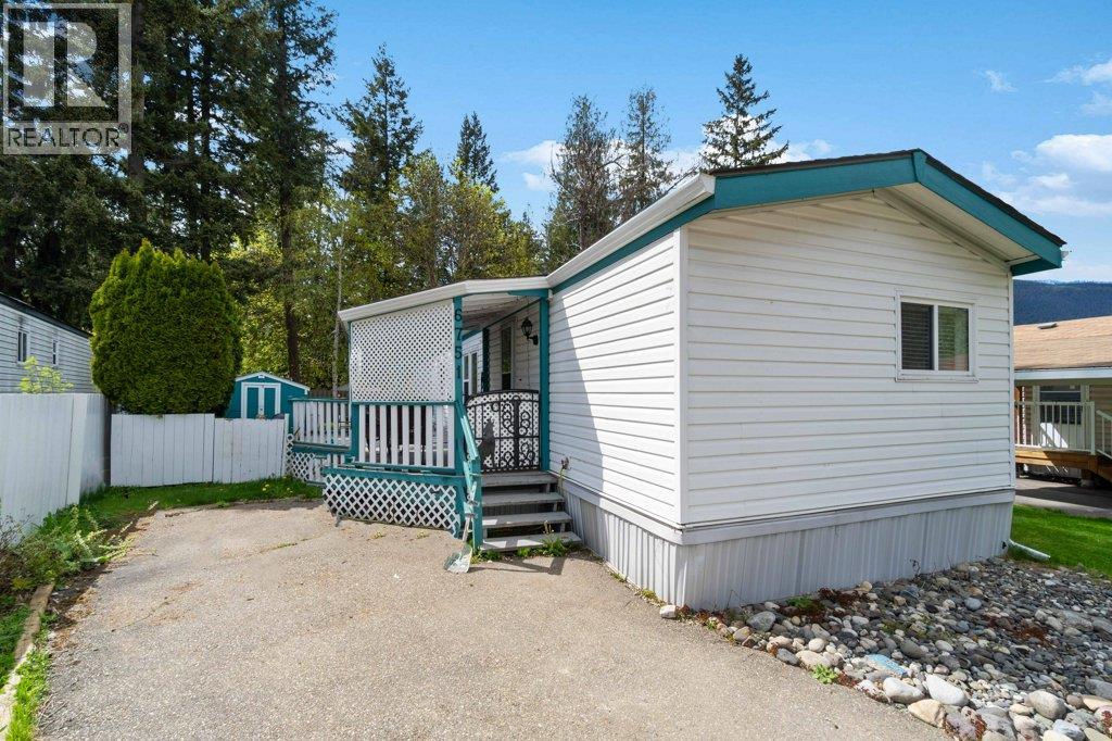 6751 51 Street Ne, Salmon Arm, British Columbia  V0E 1K0 - Photo 1 - 10388090