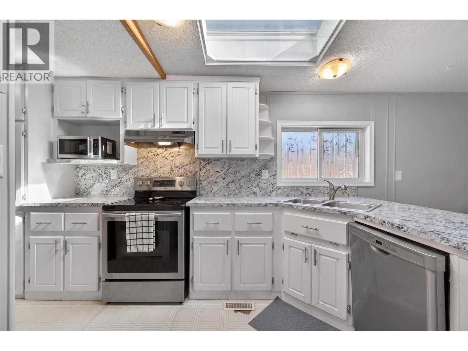 6751 51 Street Ne, Salmon Arm, British Columbia  V0E 1K0 - Photo 13 - 10388090