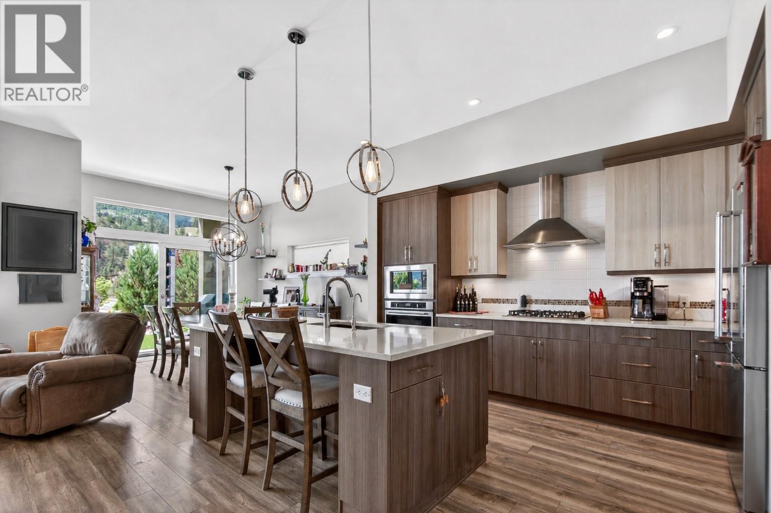 121 Ridge Park, Penticton, British Columbia  V2A 0B1 - Photo 7 - 10388076