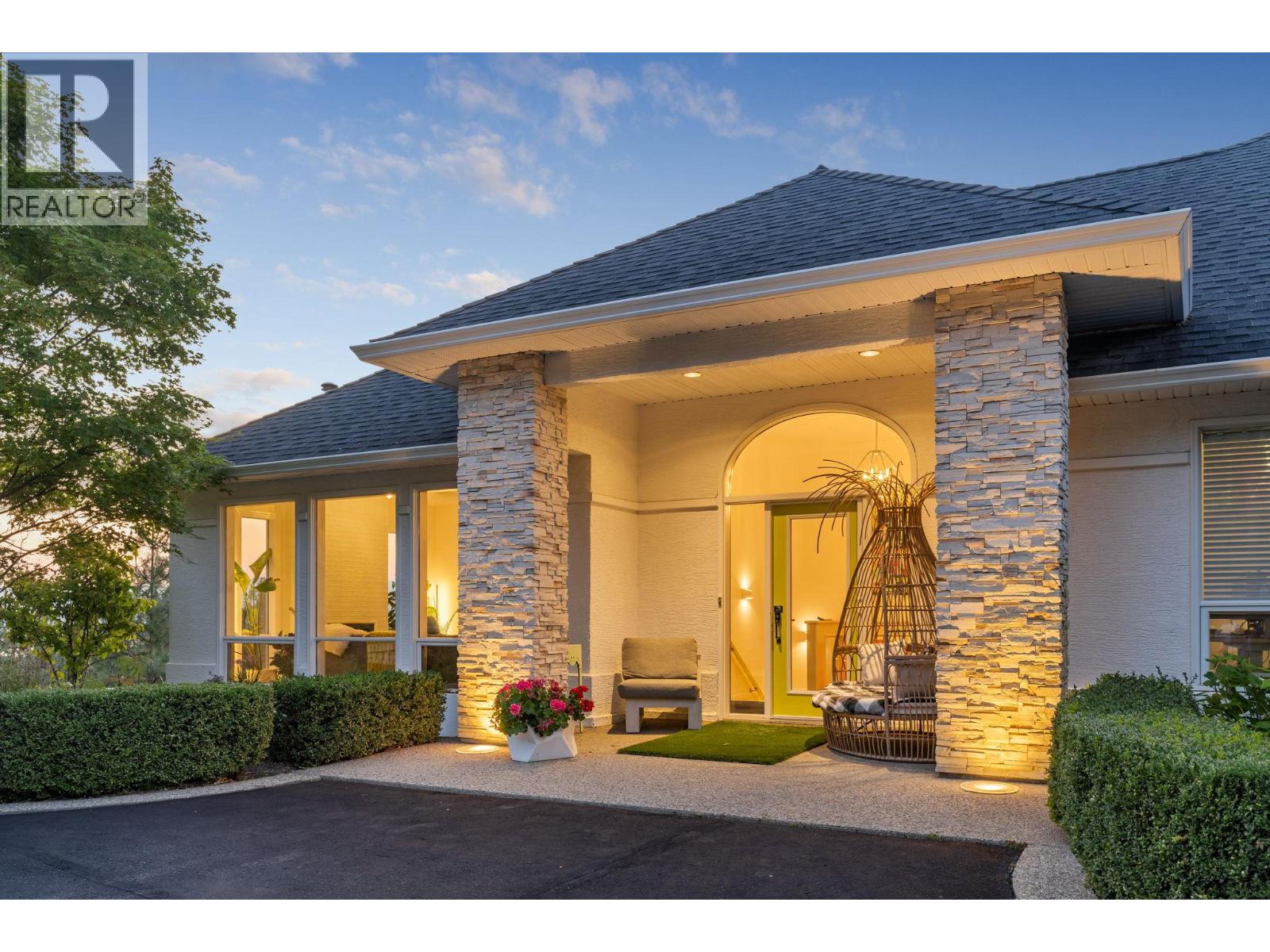 2270 Grantham Road, Kelowna, British Columbia  V1W 4B7 - Photo 2 - 10388318