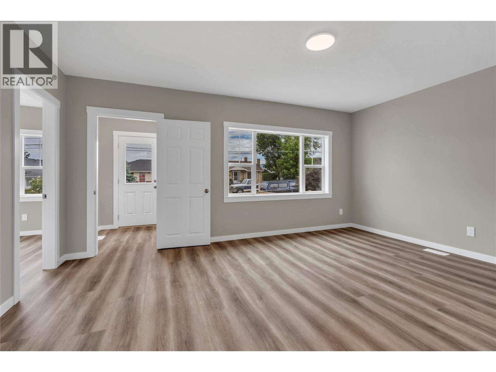 460 Penticton Avenue, Penticton, British Columbia  V2A 2M6 - Photo 9 - 10386389