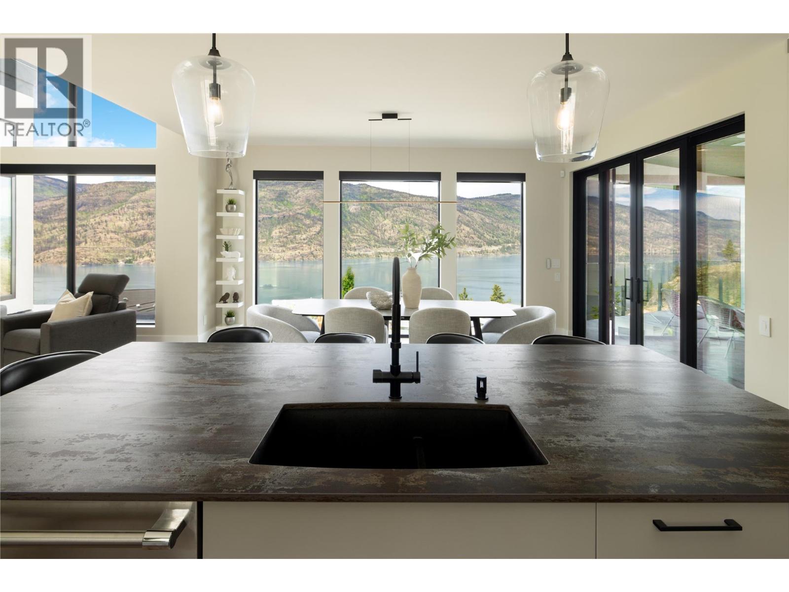 605 Clifton Court, Kelowna, British Columbia  V1V 0B7 - Photo 3 - 10387985