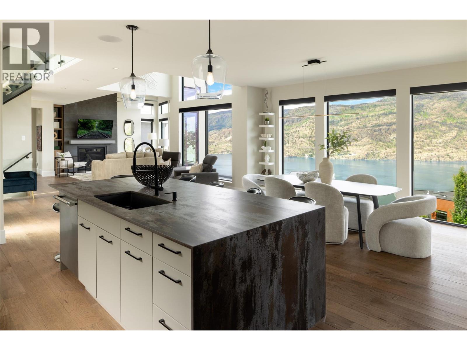 605 Clifton Court, Kelowna, British Columbia  V1V 0B7 - Photo 4 - 10387985
