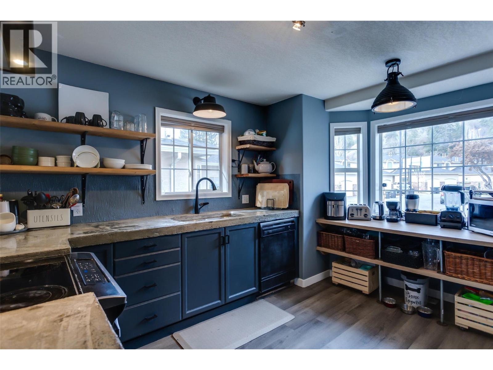527 Yates Road Unit# 5, Kelowna, British Columbia  V1V 1Z5 - Photo 3 - 10387173