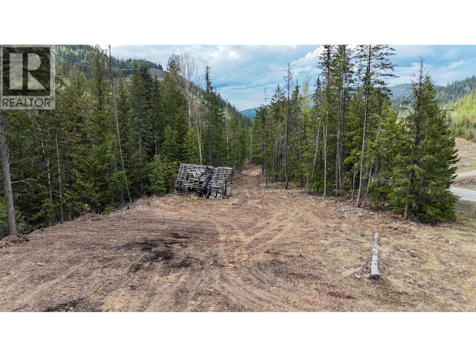 266 6 Highway, Cherryville, British Columbia  V0E 2G3 - Photo 4 - 10387066