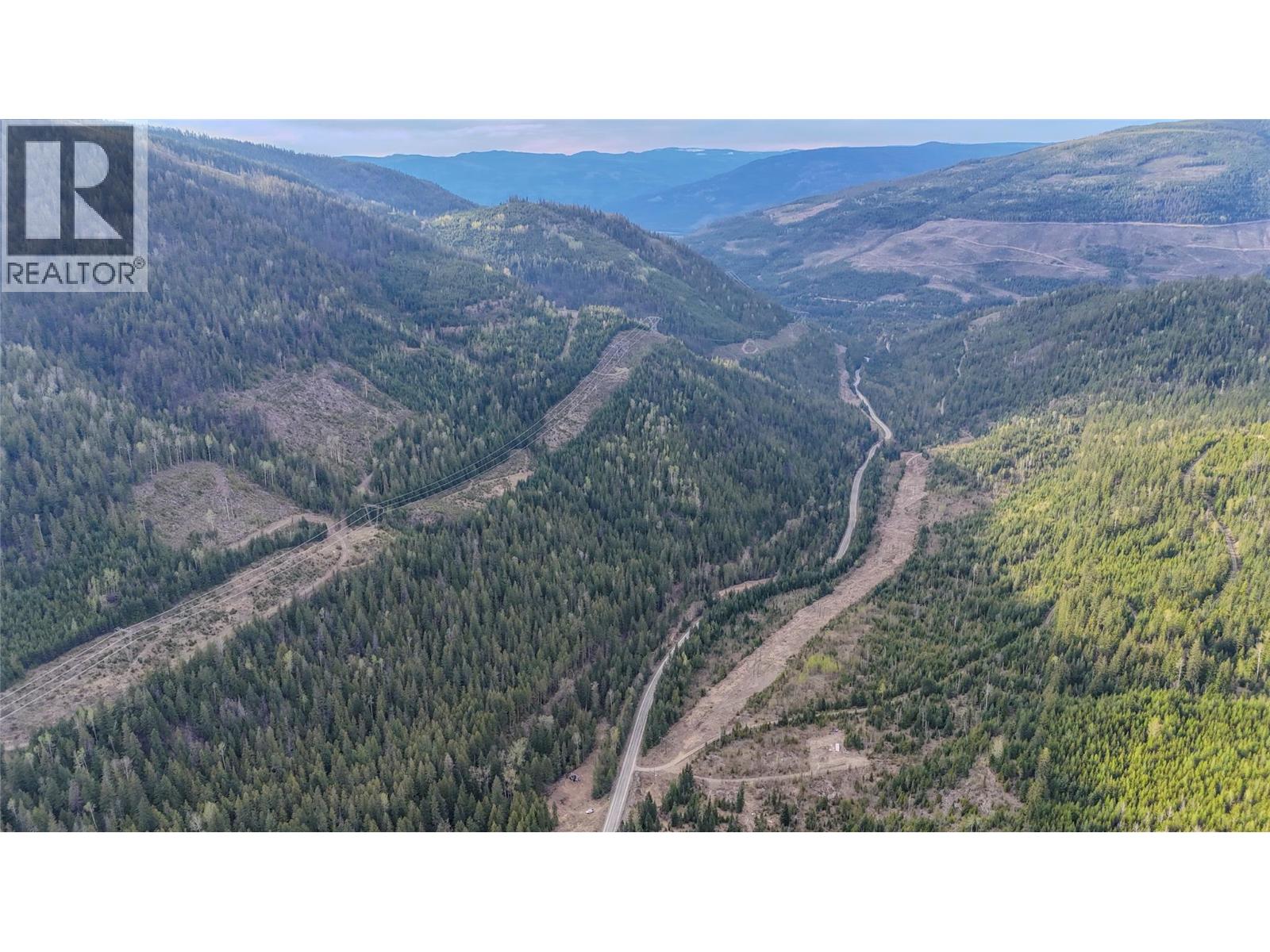 266 6 Highway, Cherryville, British Columbia  V0E 2G3 - Photo 8 - 10387066