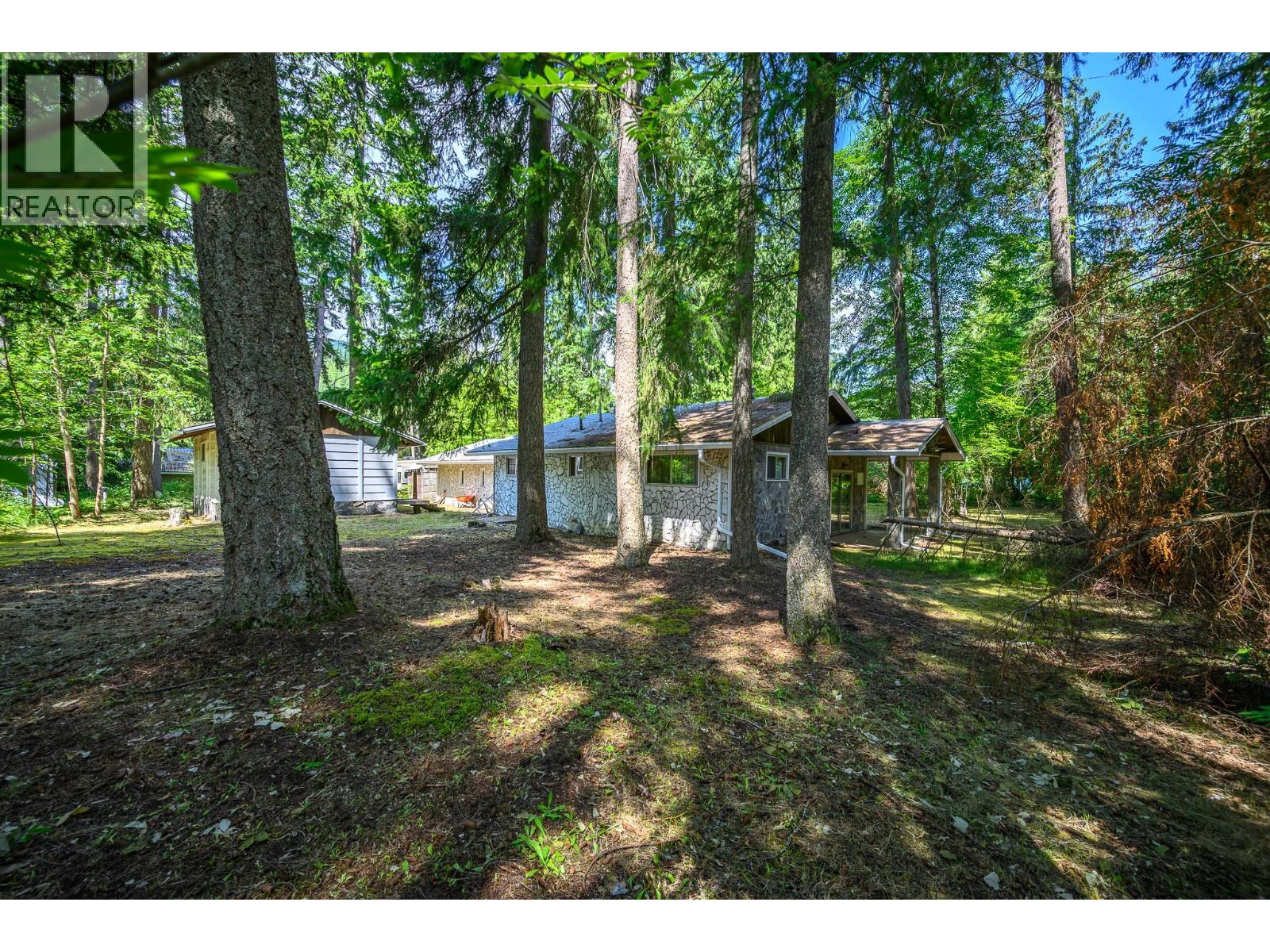 710 Westminster Road, Swansea Point, British Columbia  V0E 2K2 - Photo 11 - 10388416