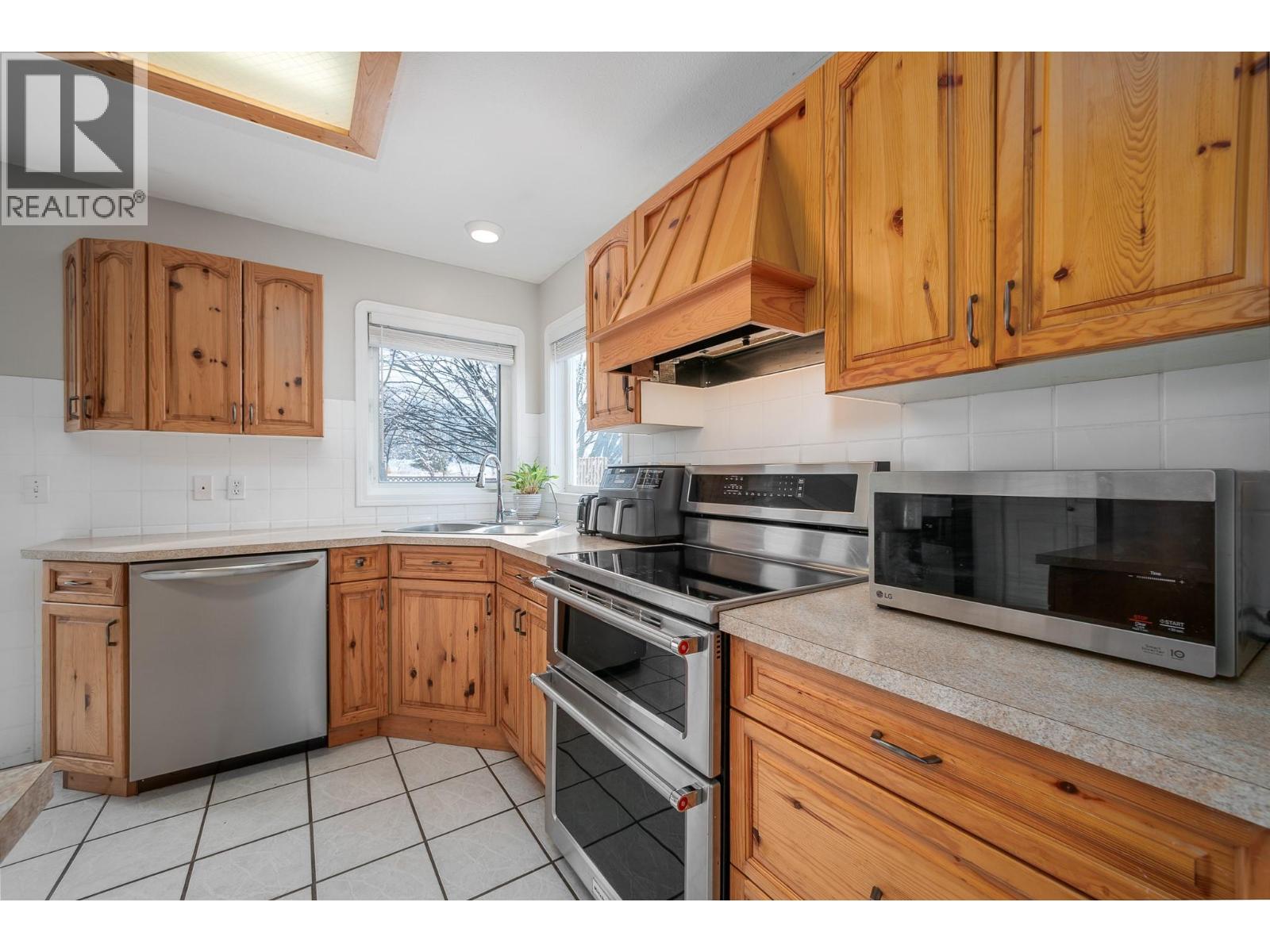 4450 Postill Drive Unit# 9, Kelowna, British Columbia  V1X 7T9 - Photo 12 - 10388161