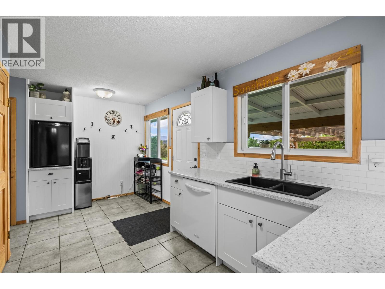 340 Adventure Road, Kelowna, British Columbia  V1X 1N4 - Photo 17 - 10387520