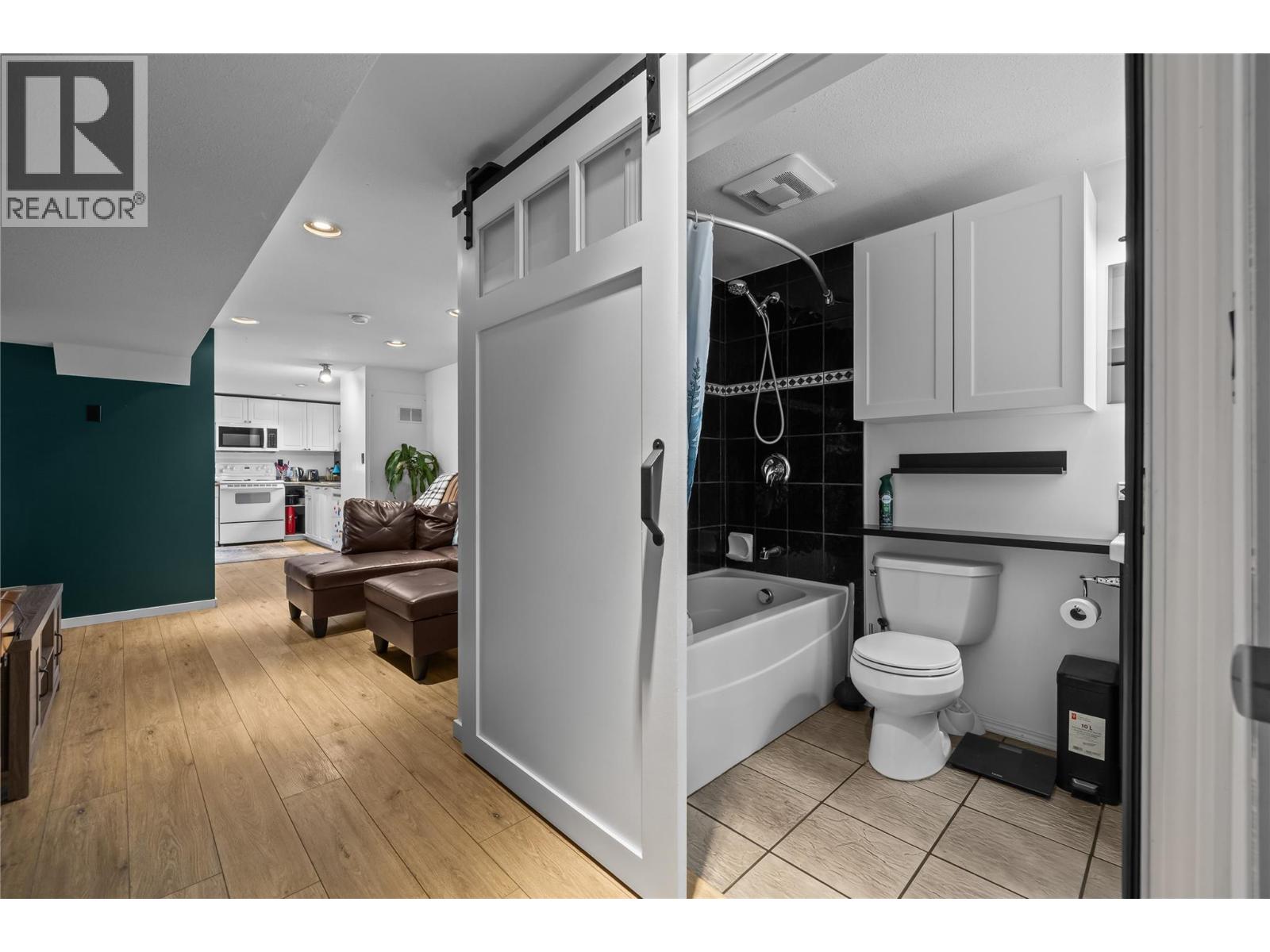 340 Adventure Road, Kelowna, British Columbia  V1X 1N4 - Photo 37 - 10387520