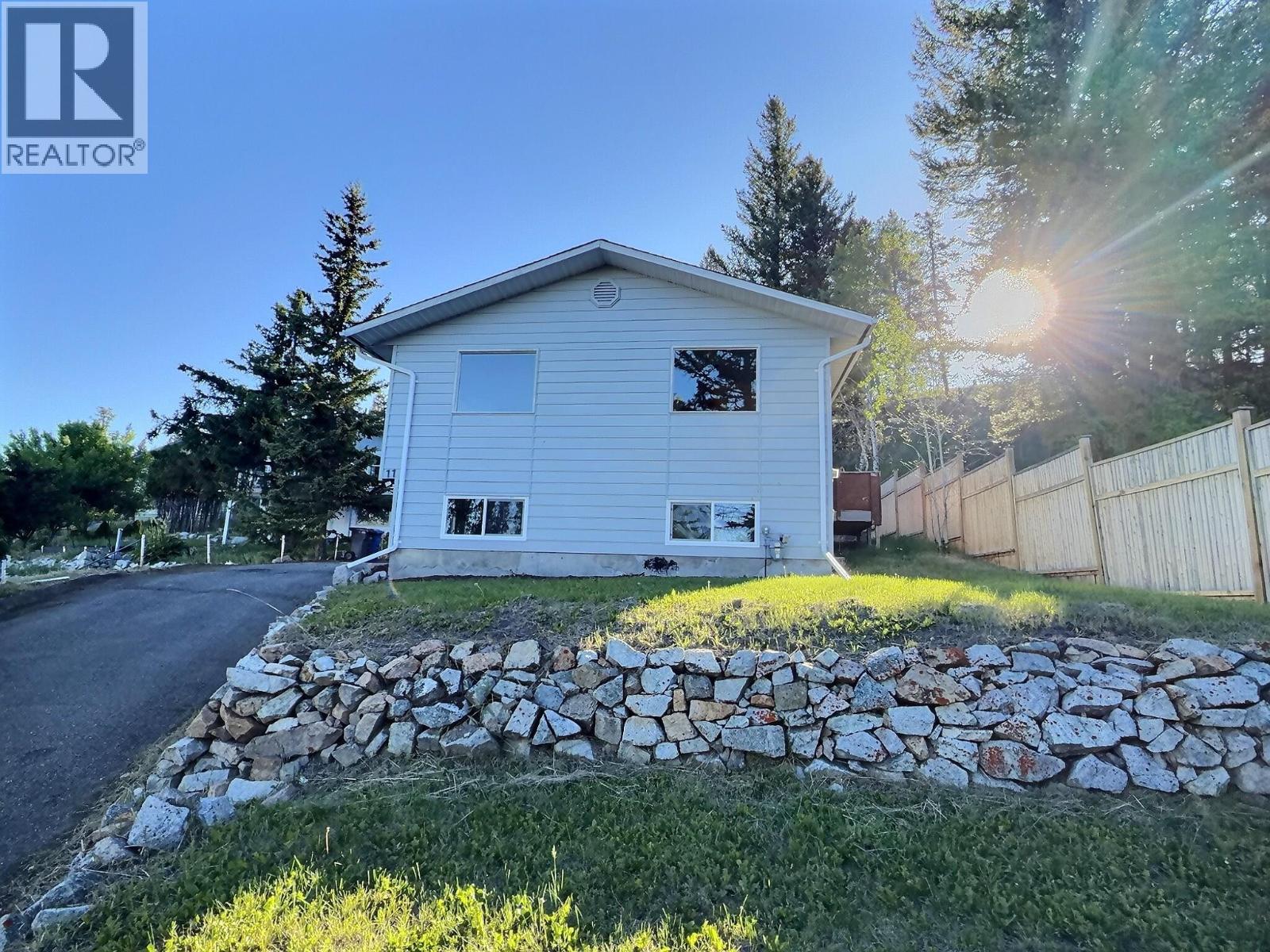 11 Jasper Drive, Logan Lake, British Columbia  V0K 1W0 - Photo 2 - 10387938