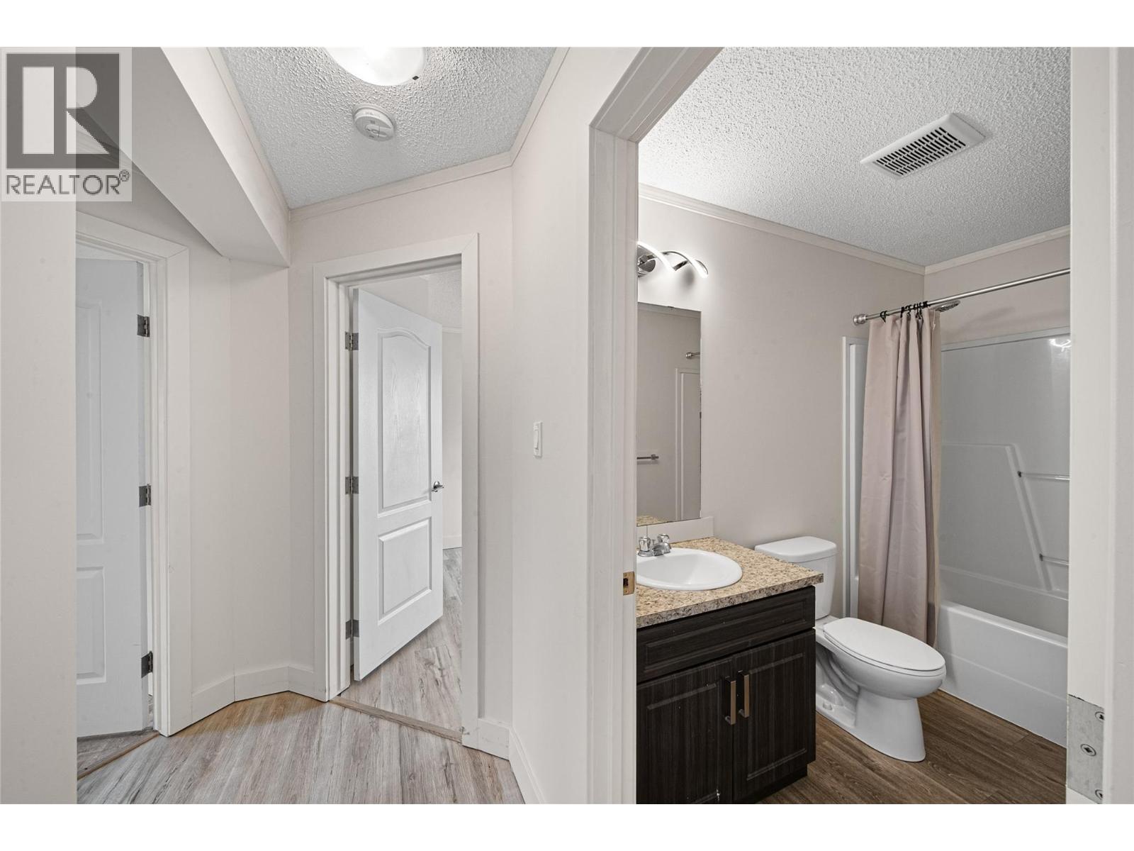 7155 Dallas Drive Unit# B11, Kamloops, British Columbia  V2C 4T1 - Photo 13 - 10388394
