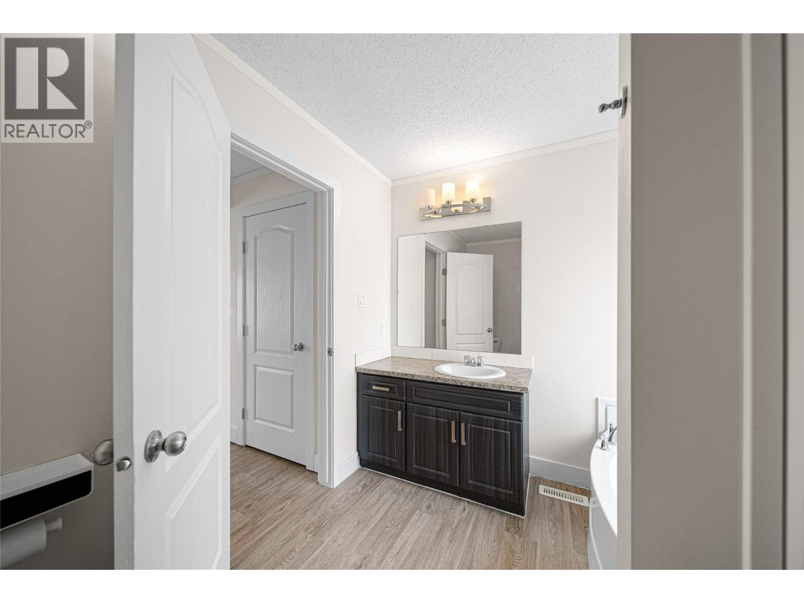 7155 Dallas Drive Unit# B11, Kamloops, British Columbia  V2C 4T1 - Photo 22 - 10388394