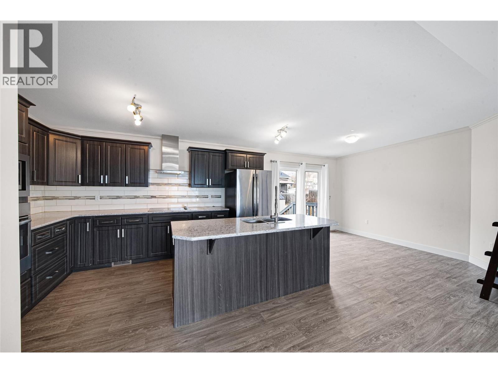 7155 Dallas Drive Unit# B11, Kamloops, British Columbia  V2C 4T1 - Photo 7 - 10388394