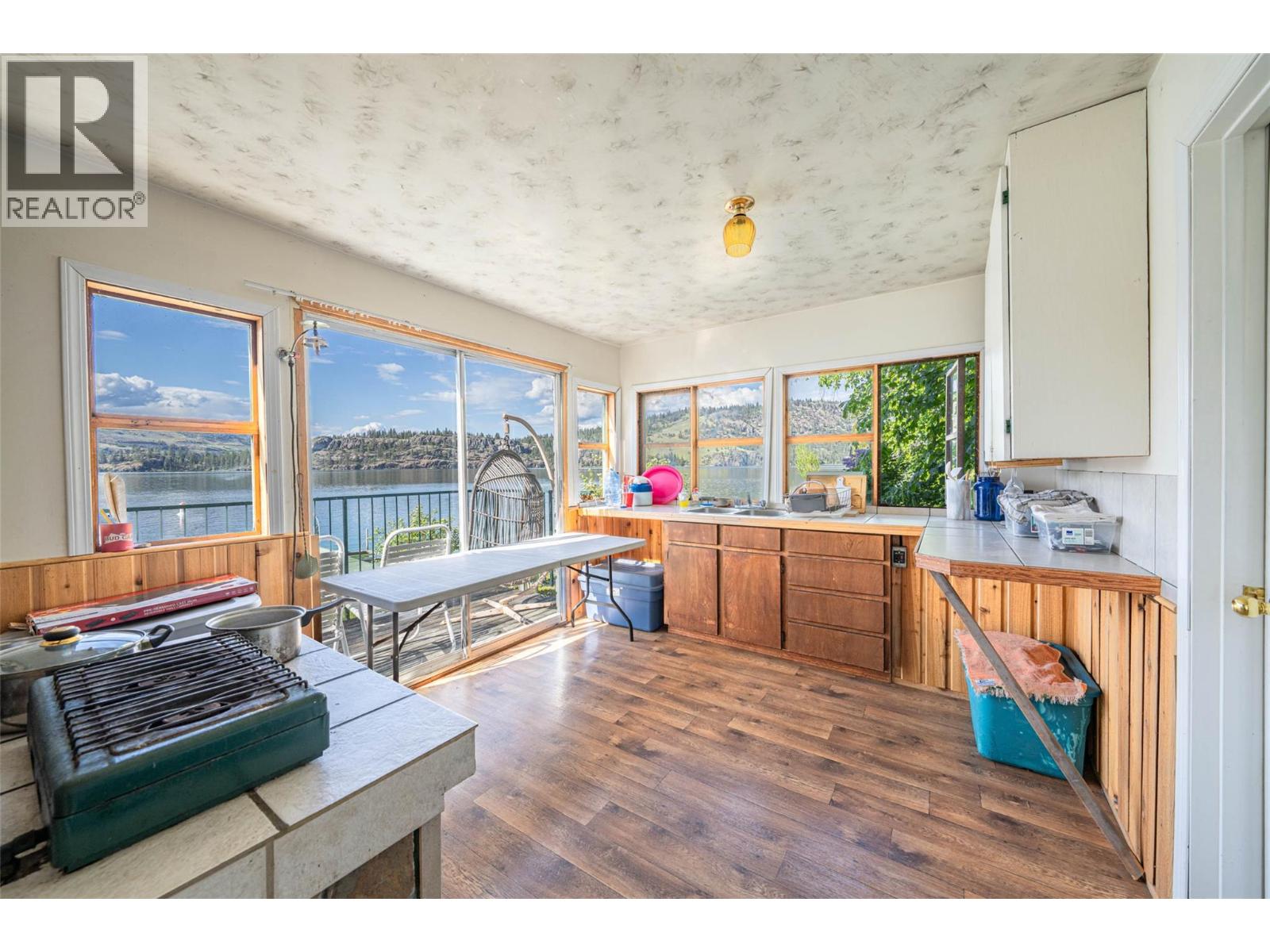 5867 Cosens Bay Road, Coldstream, British Columbia  V1B 1N8 - Photo 10 - 10387869