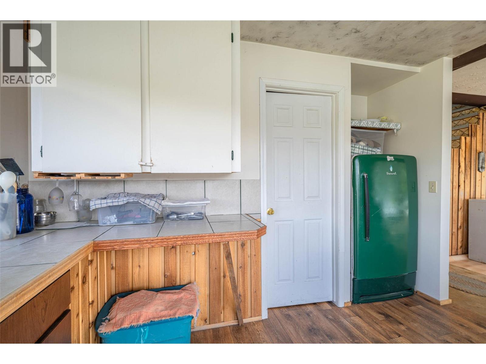 5867 Cosens Bay Road, Coldstream, British Columbia  V1B 1N8 - Photo 12 - 10387869